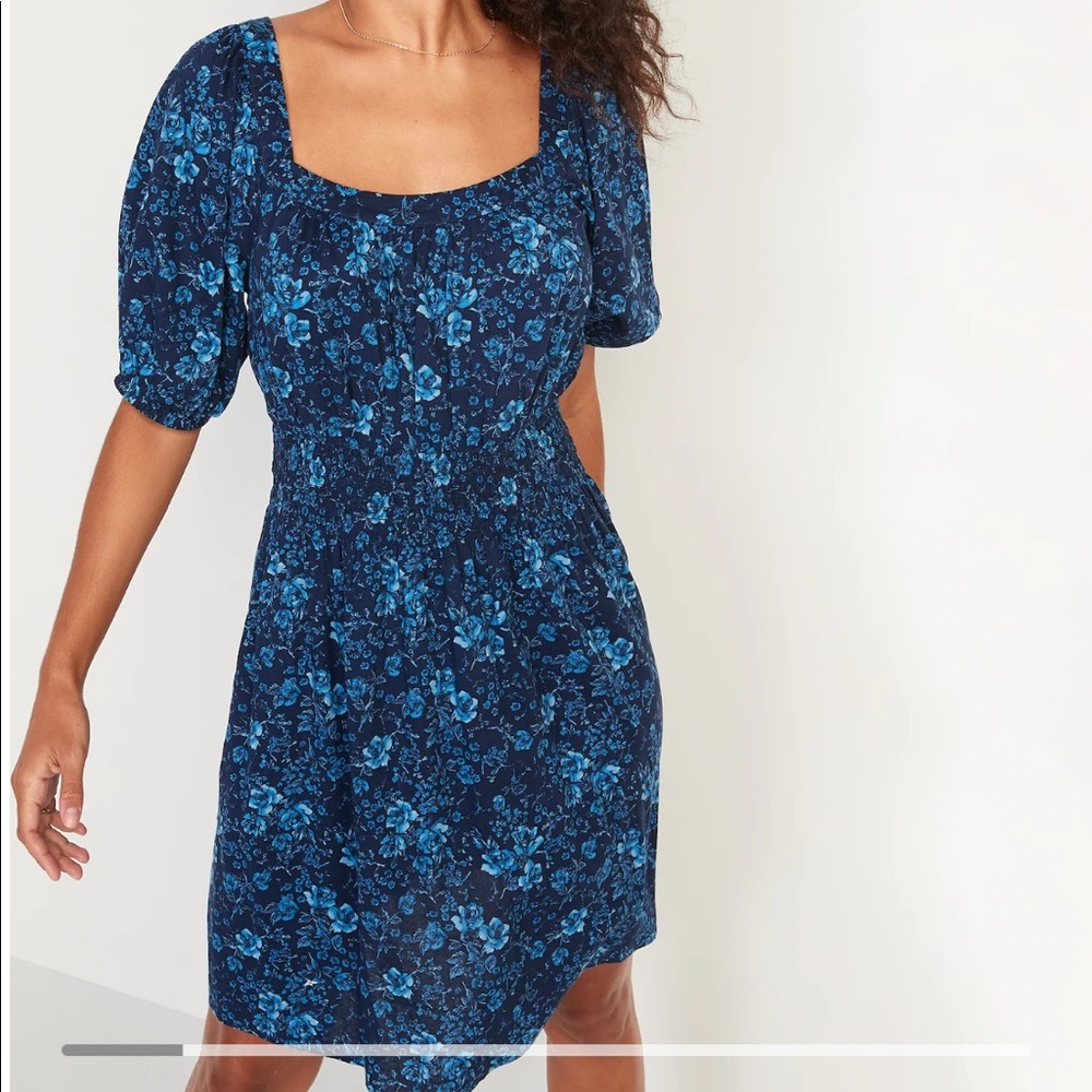 NWT Old Navy blue floral smocked mini dress